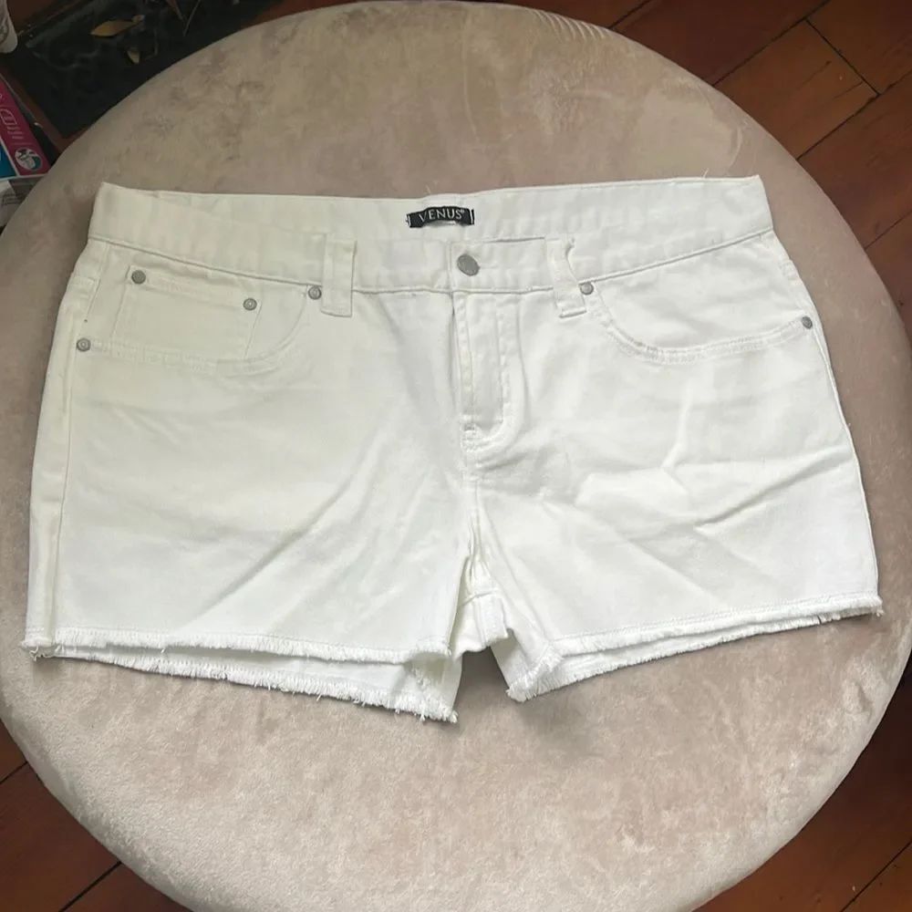 Venus White Denim Shorts Sz 14/16 LN!